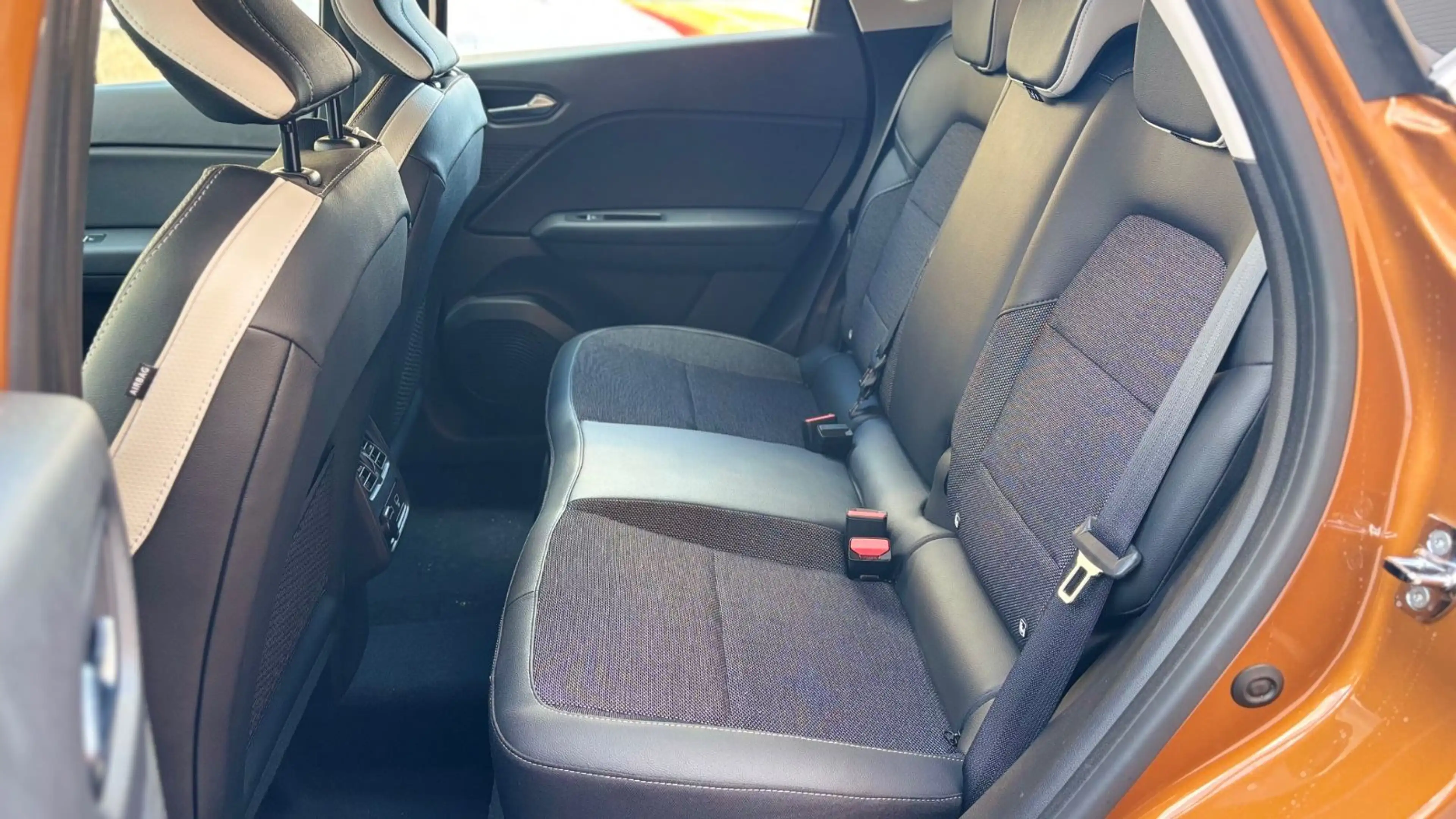 Renault Captur II Intens E-Tech Plug in 160 /Kamera/ SHZ — photo 9