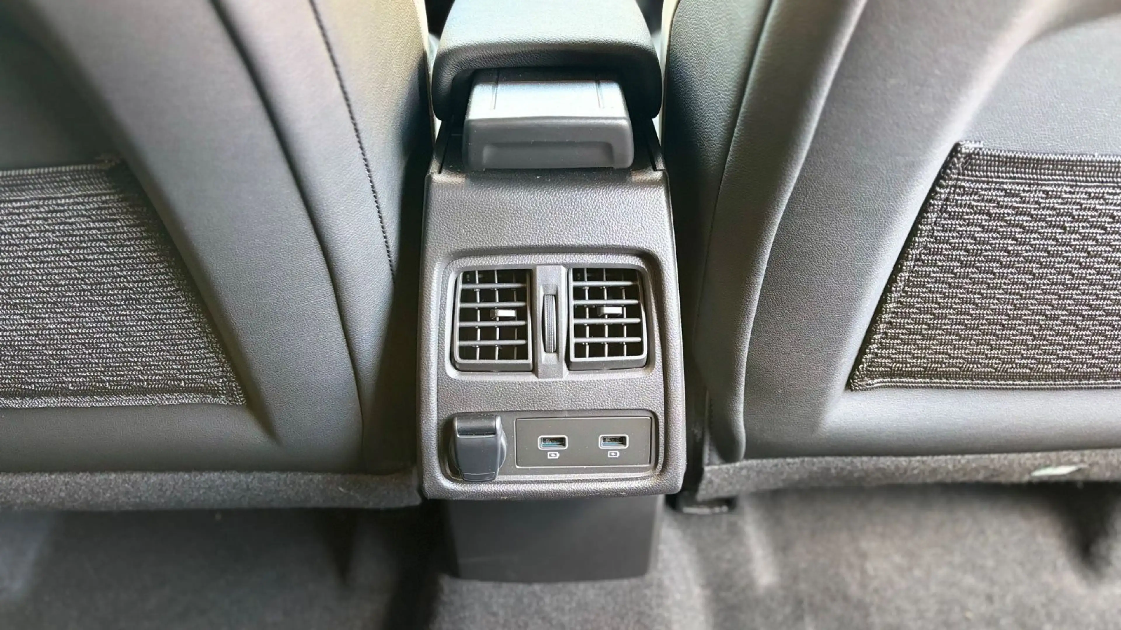 Renault Captur II Intens E-Tech Plug in 160 /Kamera/ SHZ — photo 11