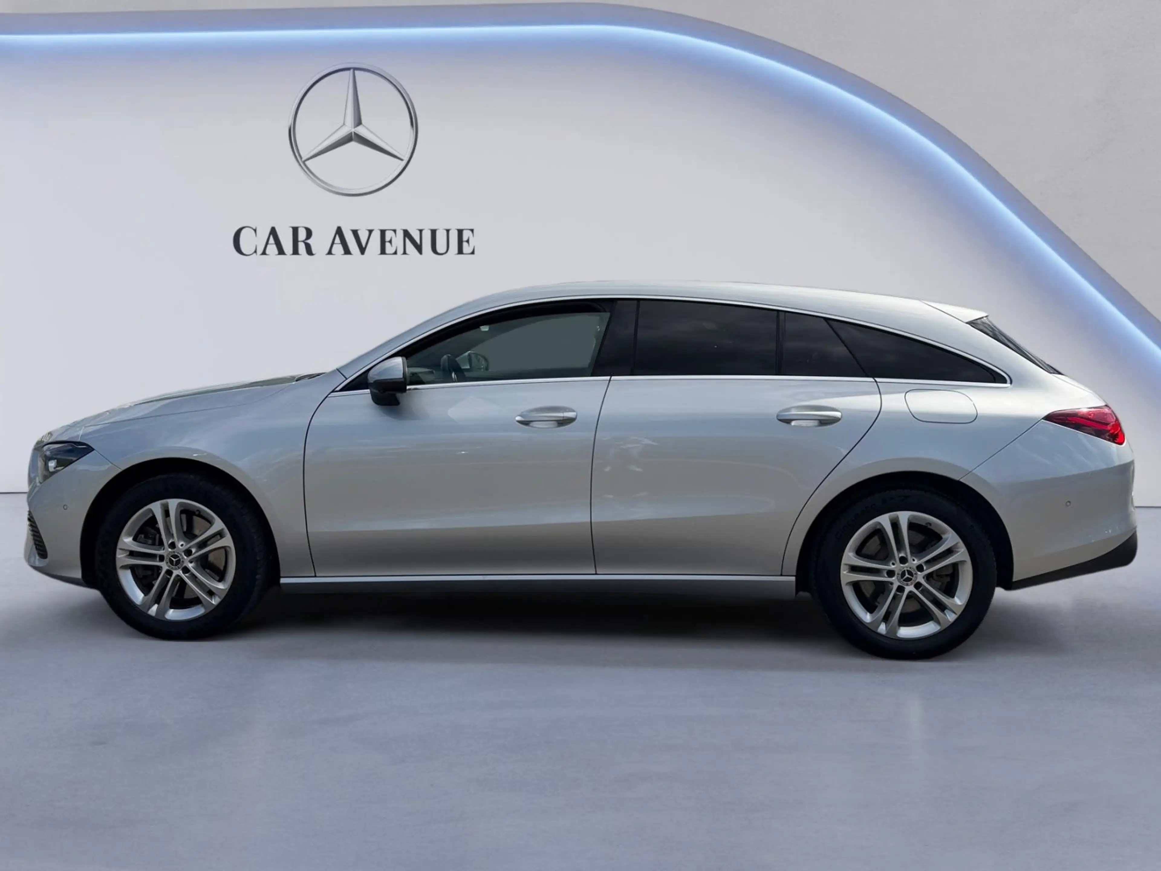 Mercedes-Benz CLA 250 Shooting Brake CLA e Luxury Line — photo 2