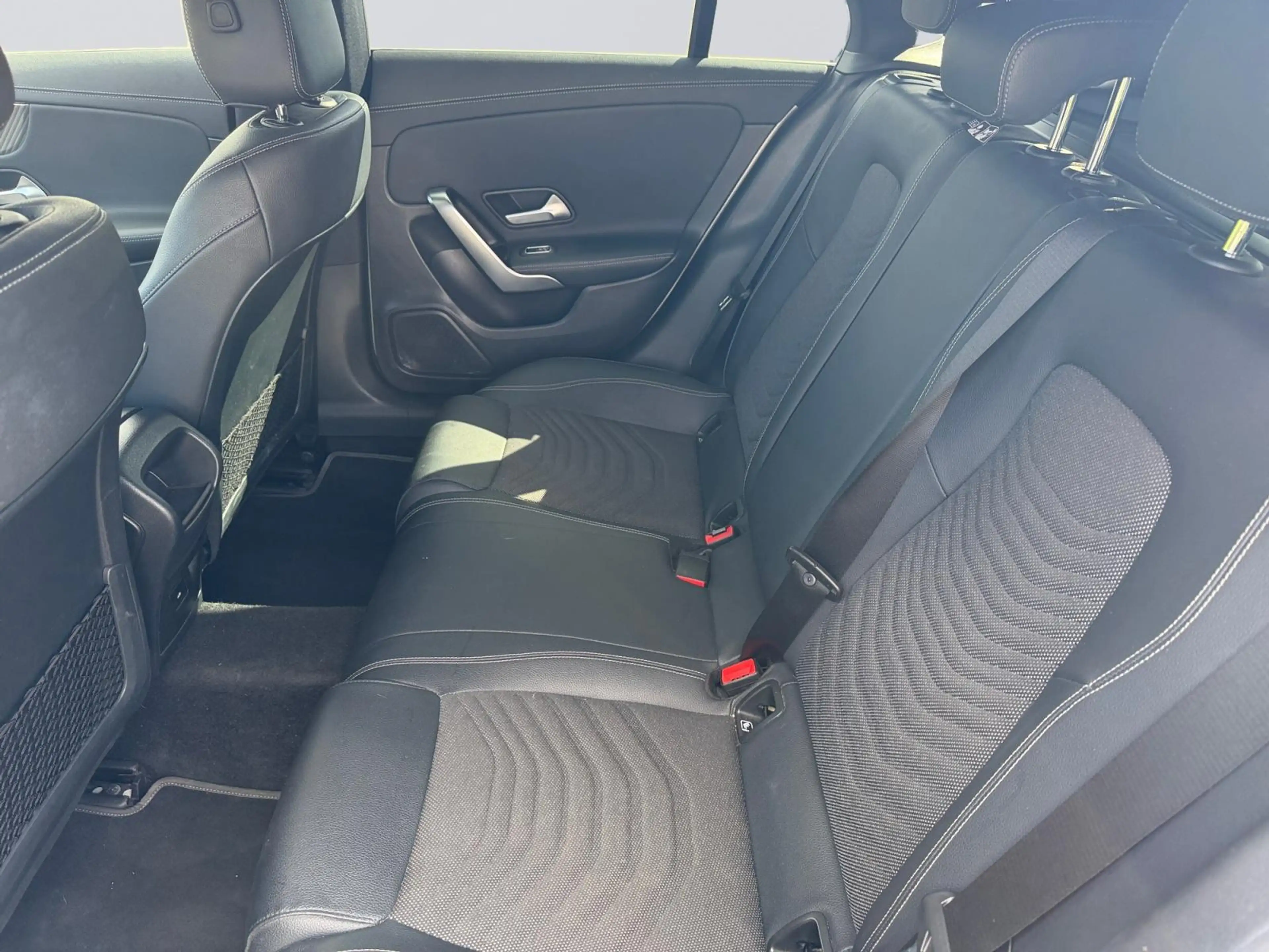 Mercedes-Benz CLA 250 Shooting Brake CLA e Luxury Line — photo 14