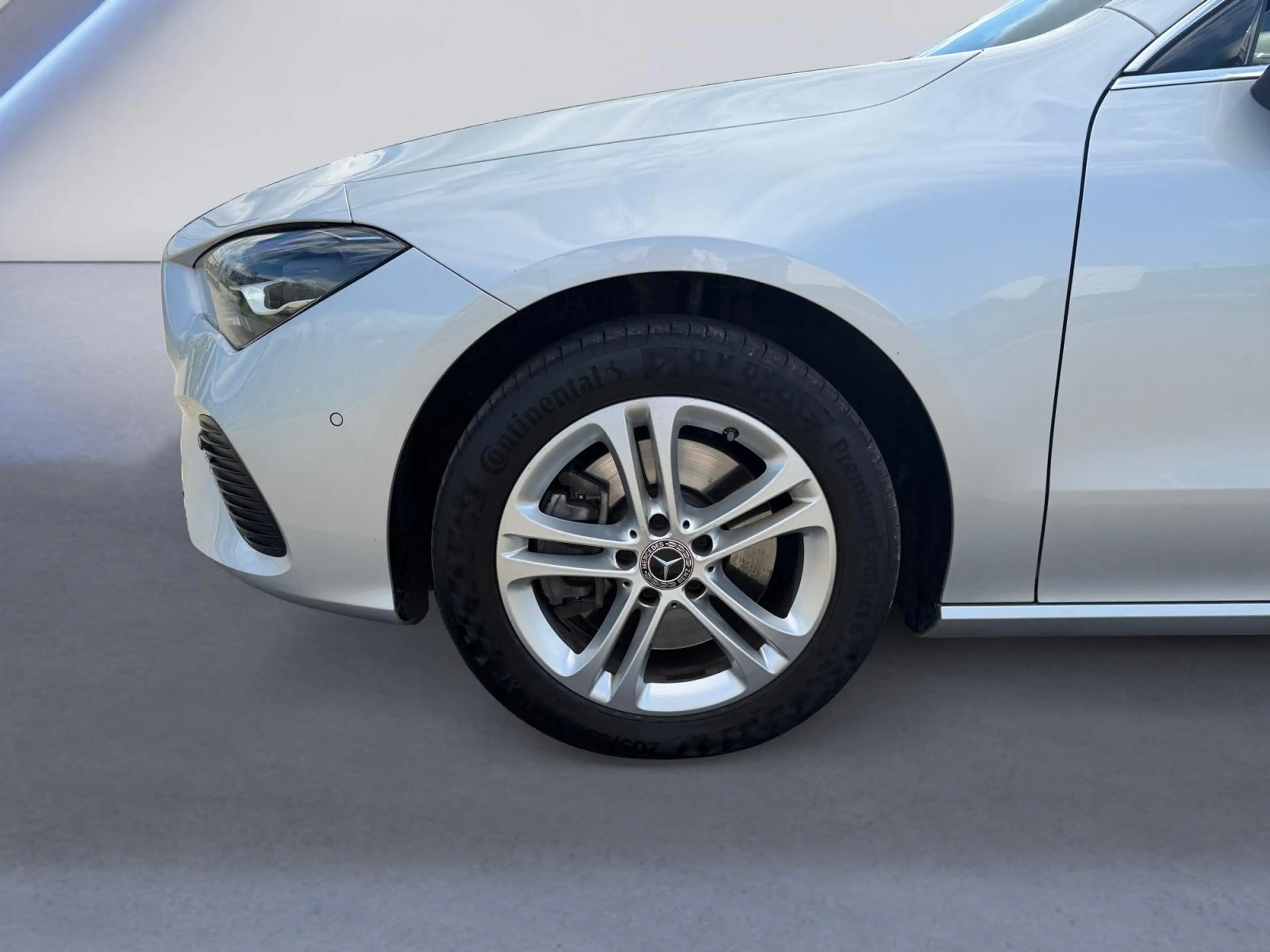 Mercedes-Benz CLA 250 Shooting Brake CLA e Luxury Line — photo 9