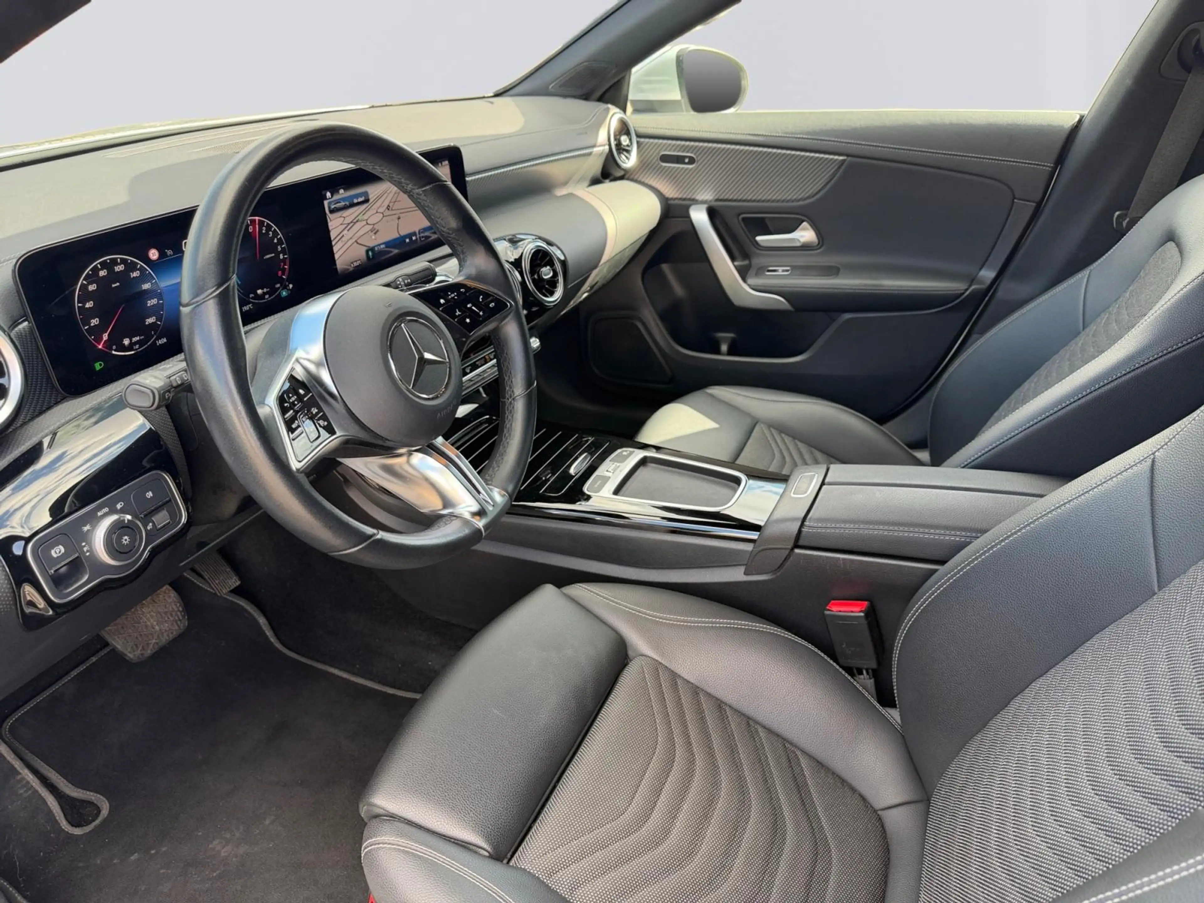 Mercedes-Benz CLA 250 Shooting Brake CLA e Luxury Line — photo 10