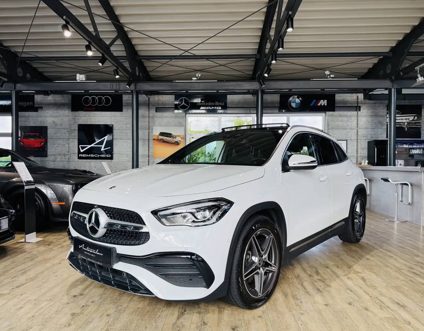 Mercedes-Benz GLA 250 4Matic AMG Line*PANO*LED*KAMERA*MBUX Bianco - 1