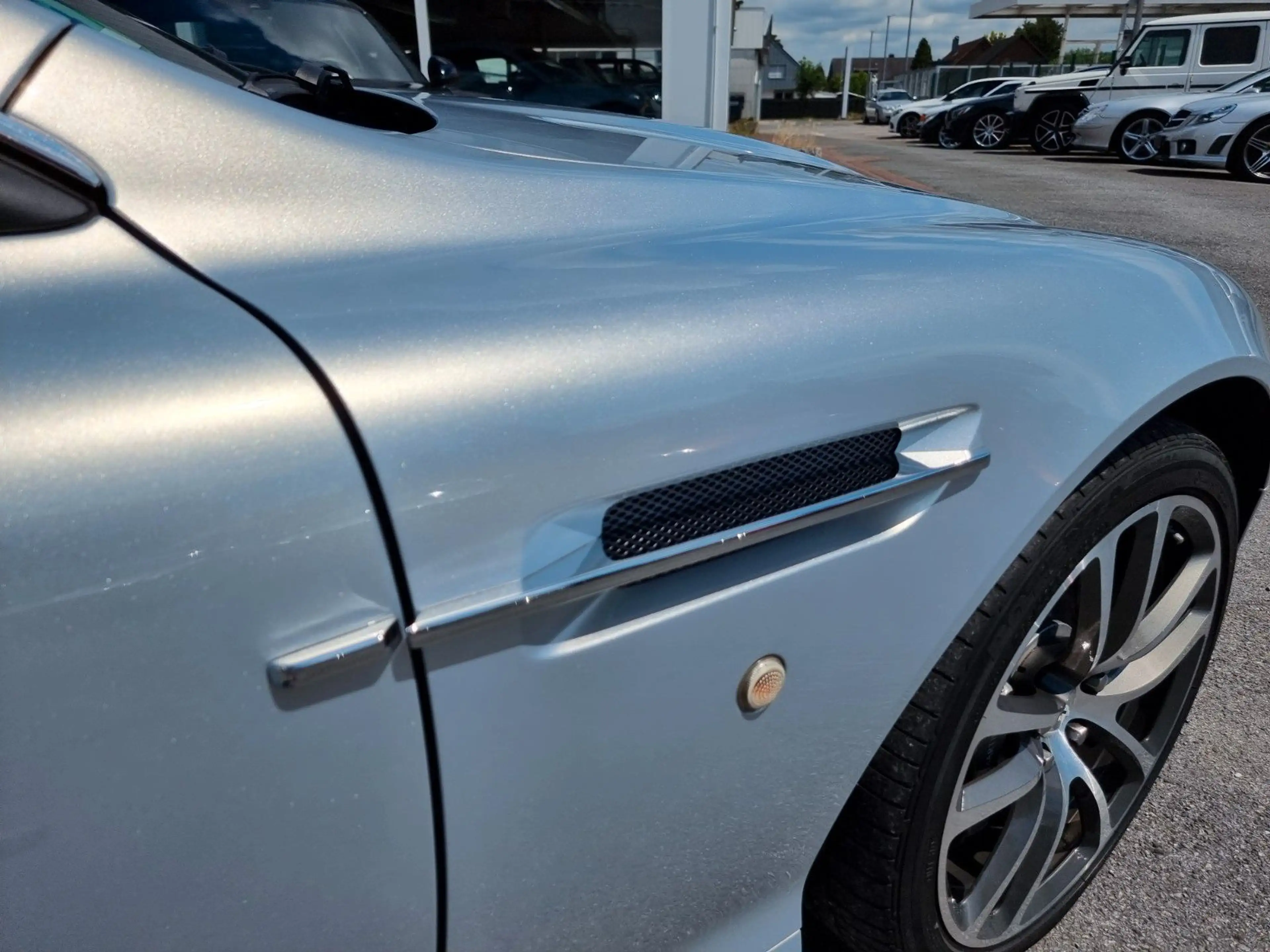 Aston Martin DB9 Volante 6.0 Luxury Edition im Sammlerzustand — photo 6