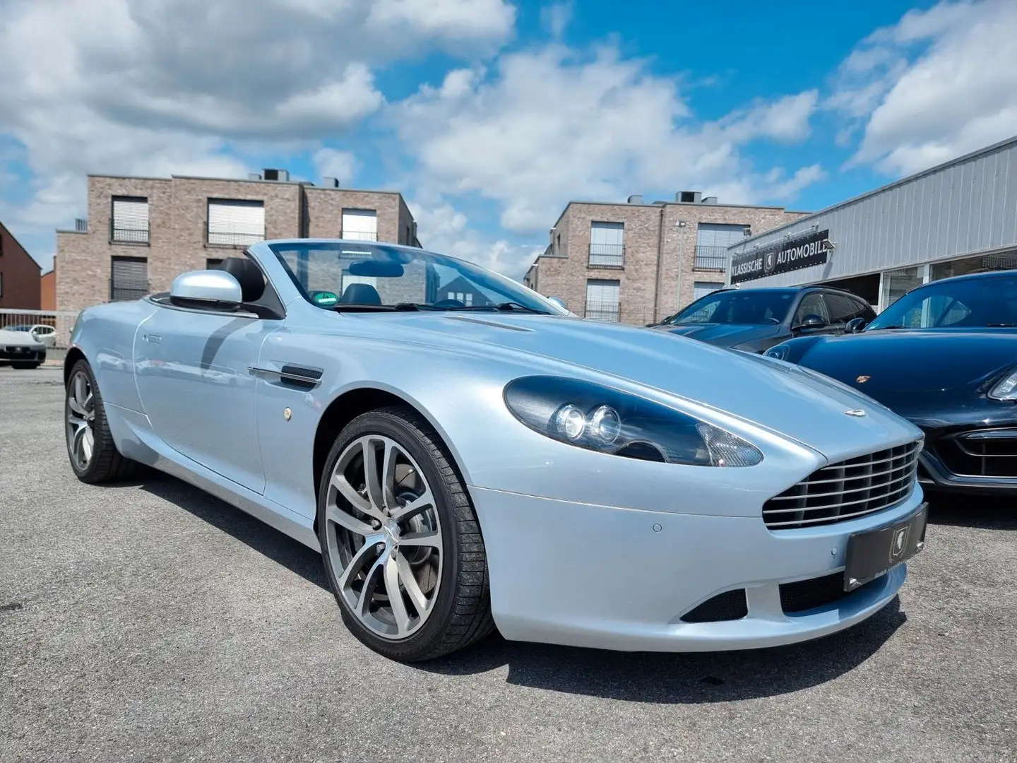 Aston Martin DB9 Volante 6.0 Luxury Edition im Sammlerzustand Argintiu - 1