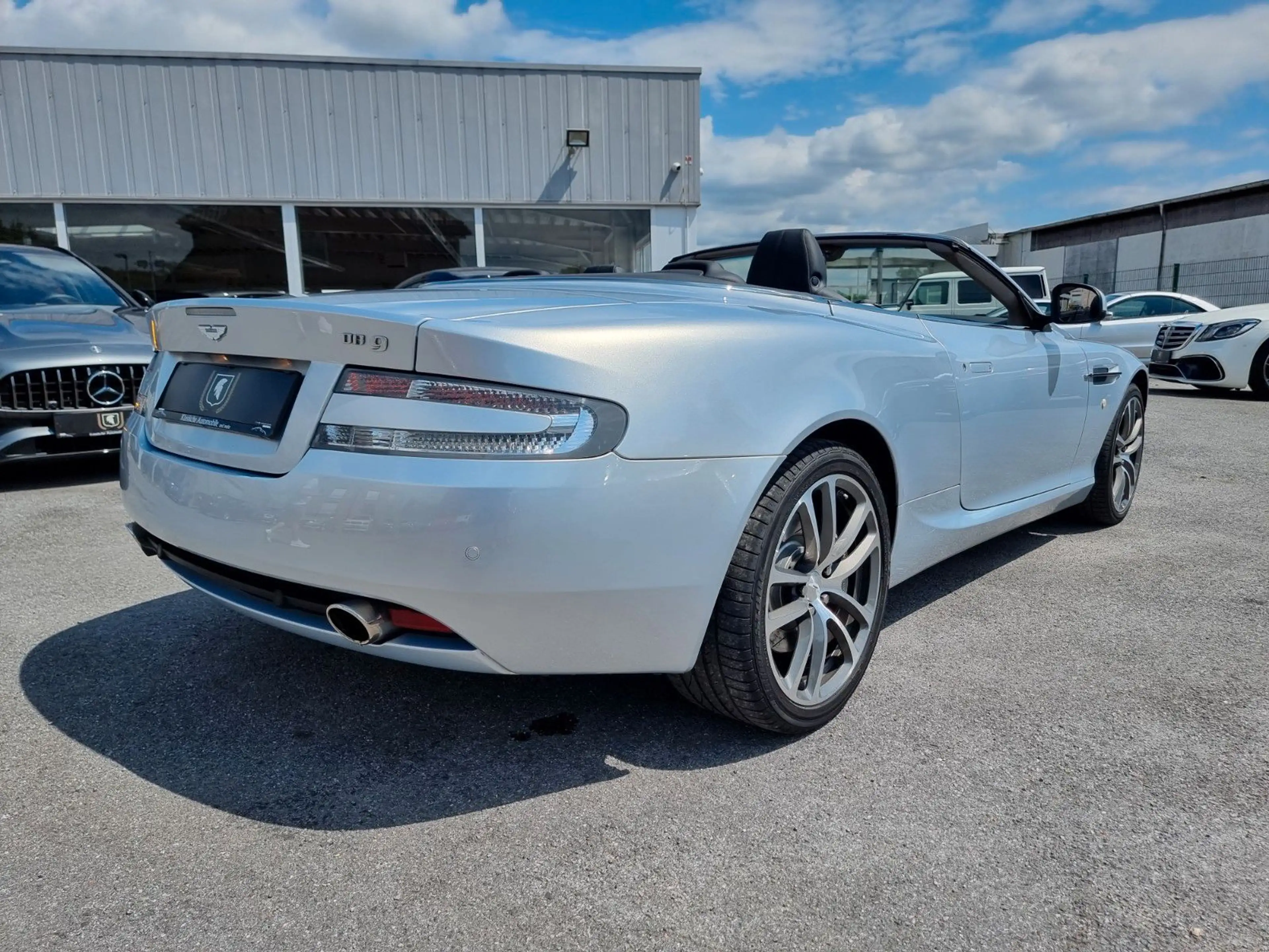 Aston Martin DB9 Volante 6.0 Luxury Edition im Sammlerzustand — photo 9