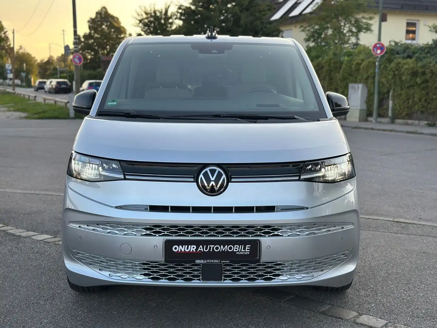 Volkswagen T7 Multivan Life DSG H&K HuD AHK ACC Standhzg. Silber - 2