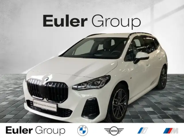 Bmw 220 Active Tourer i Sportpaket HUD AD AHK klappbar Nav