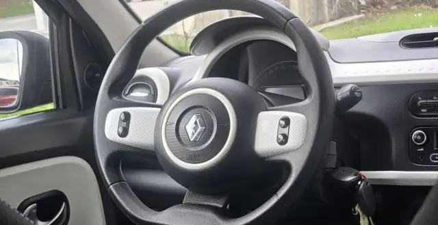 Renault Twingo view 11