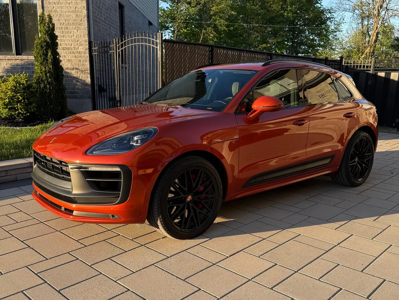 Porsche Macan photo Porsche Macan