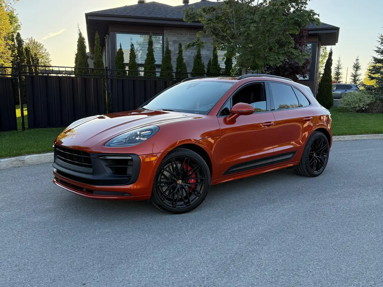 Porsche Macan photo Porsche Macan