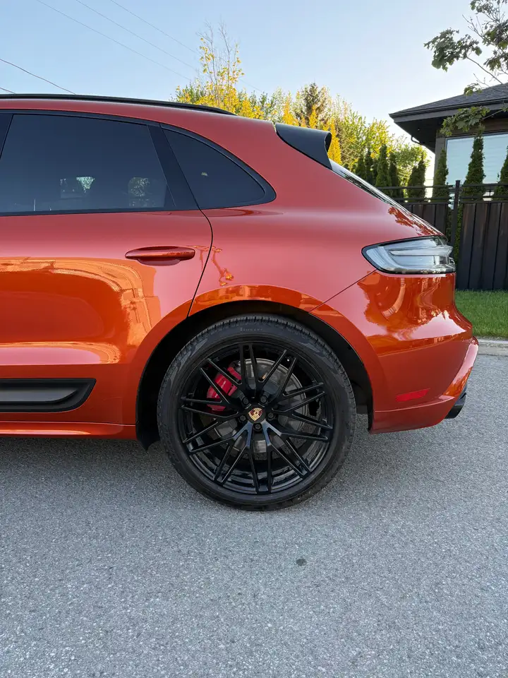 Porsche Macan photo Porsche Macan