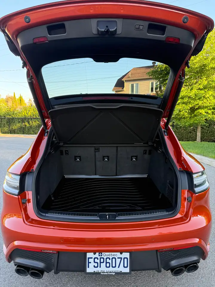 Porsche Macan photo Porsche Macan
