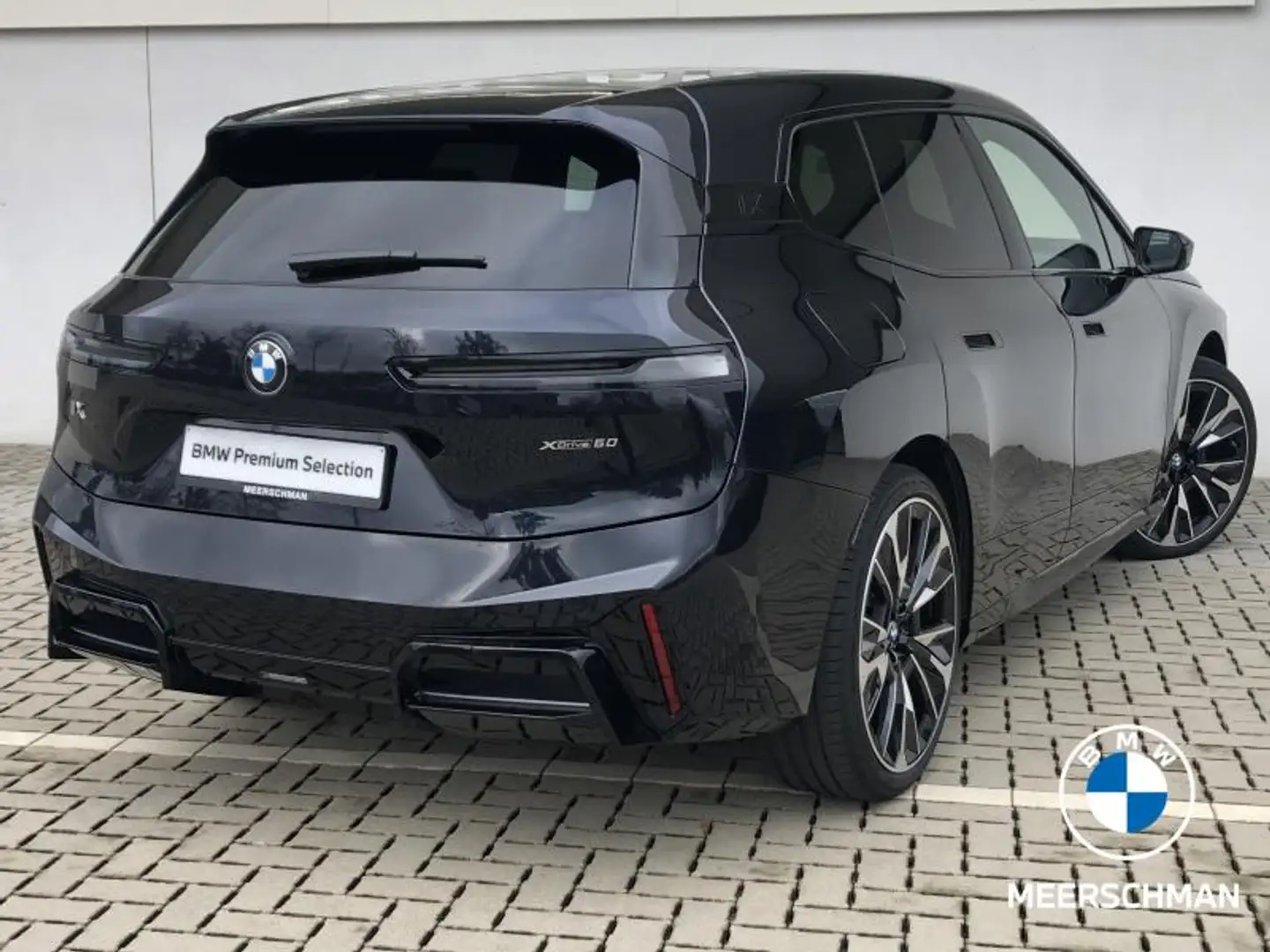 BMW iX Msportpro softcl trekh pano climseats Zwart - 2