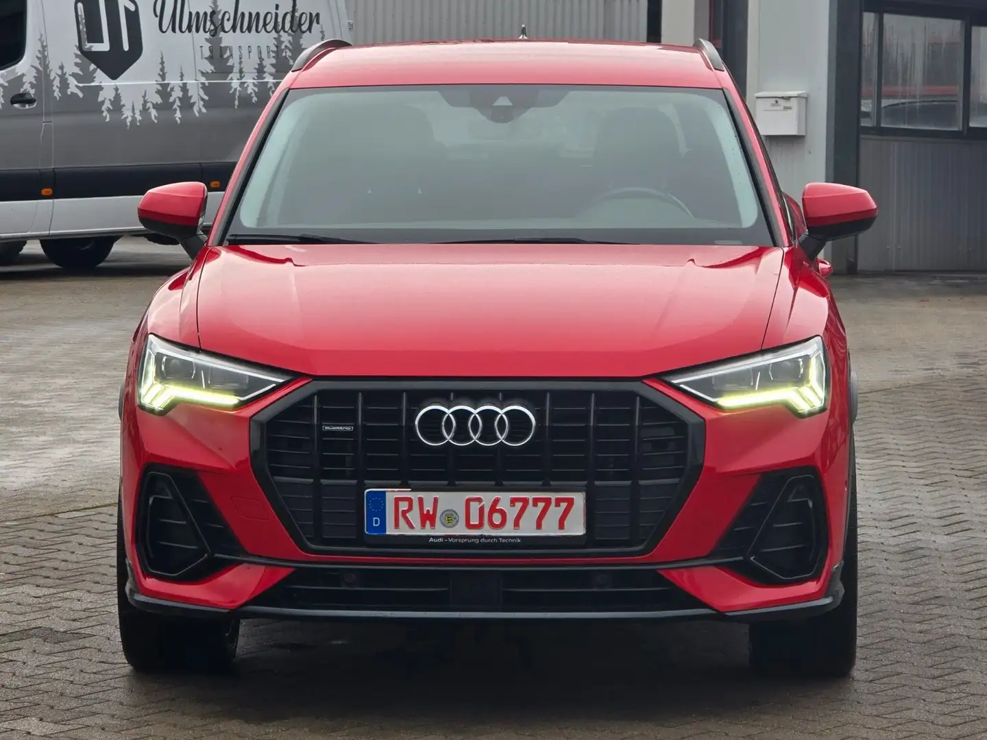 Audi Q3 35 TDI quattro S-LINE/OPTIK PAKET/LED/NAVI Rot - 2