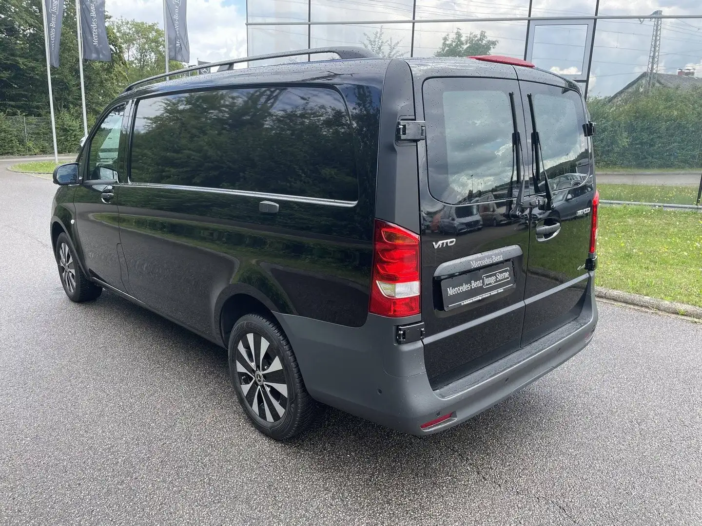 Mercedes-Benz Vito 116CDI 4x4 Pro lang AHK*Dist*MULTIBEAM*360° Schwarz - 2