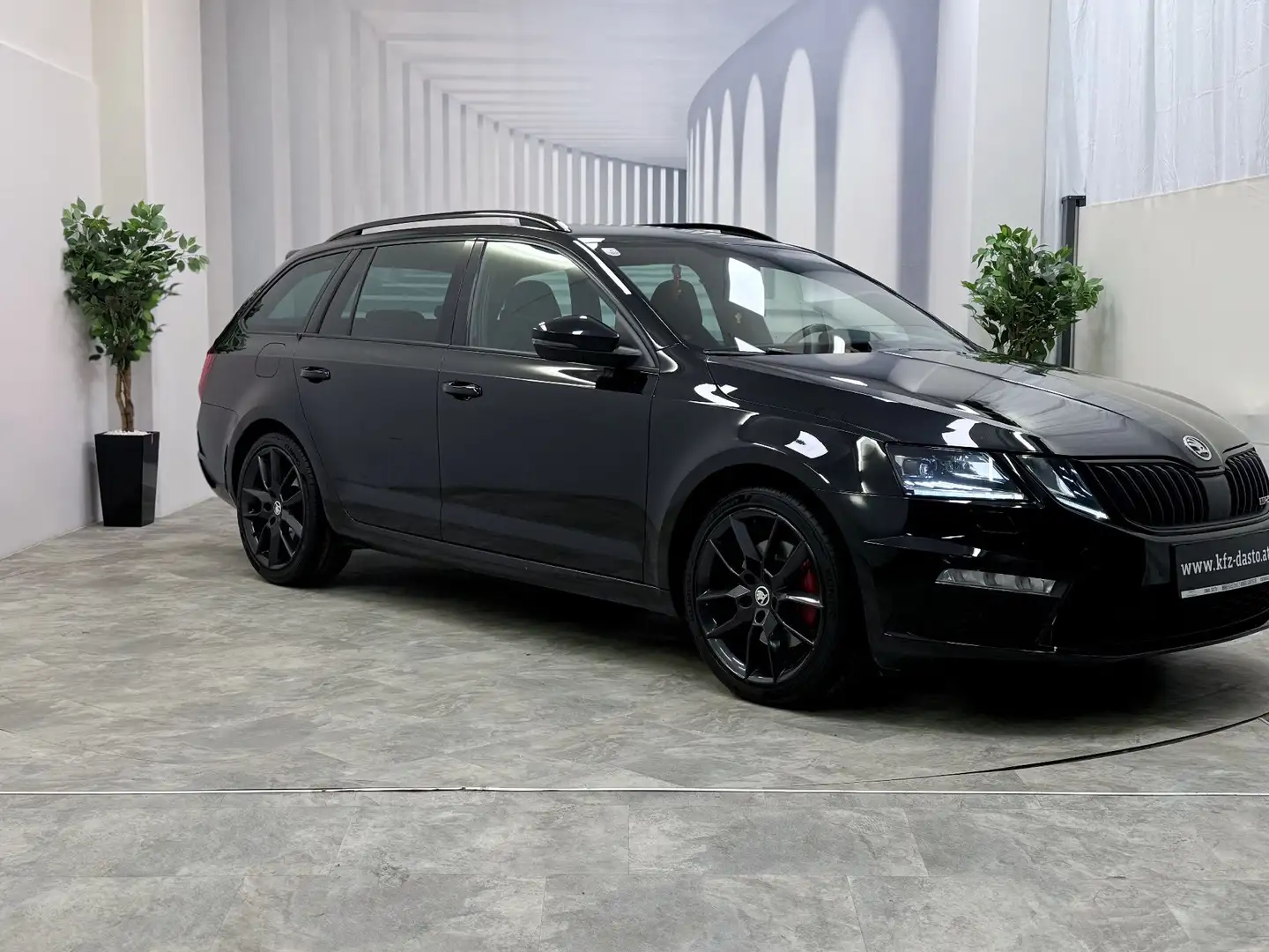 Skoda Octavia RS__DSG__4x4__AHK__RFK__ Schwarz - 2