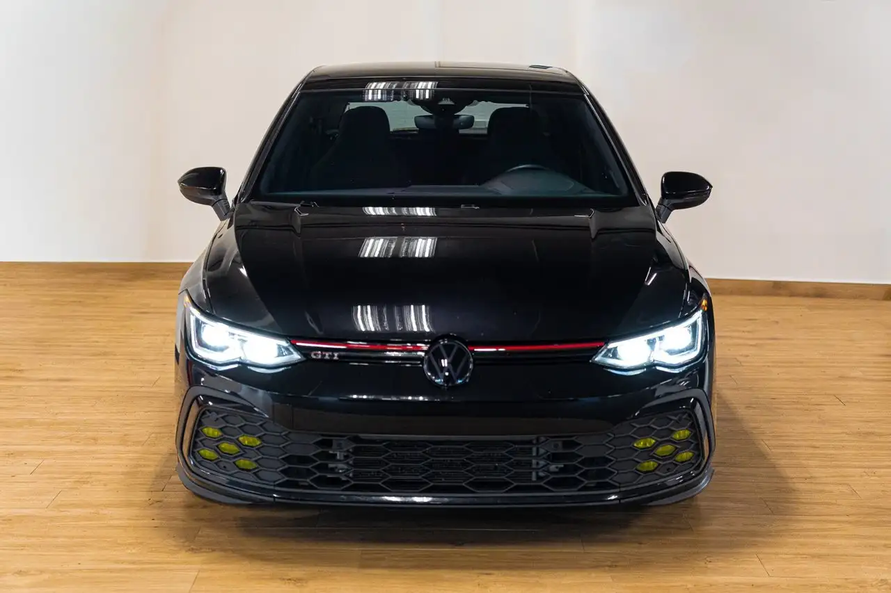 Volkswagen Golf GTI снимка Volkswagen Golf GTI