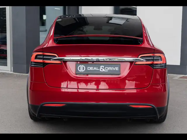 Tesla Model X view 4