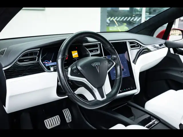 Tesla Model X view 9