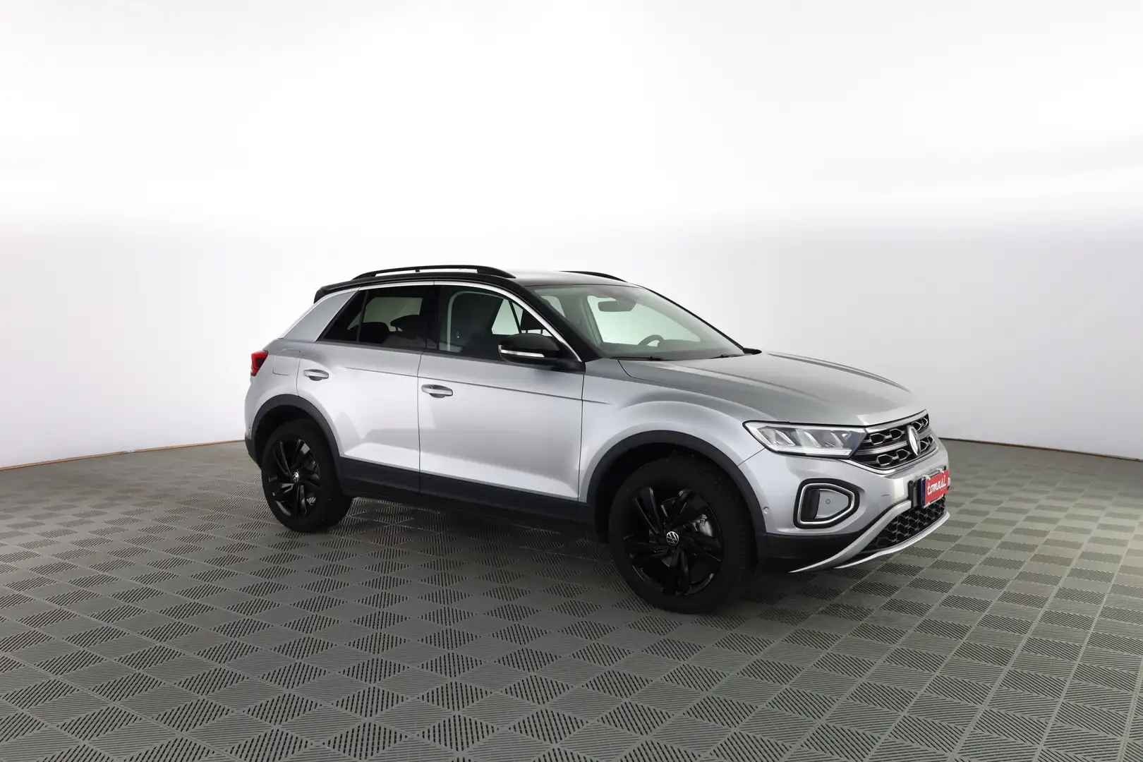 Volkswagen T-Roc 2.0 TDI SCR 150CV DSG Sport CERCHI 18,PARK ASSIST Argento - 2