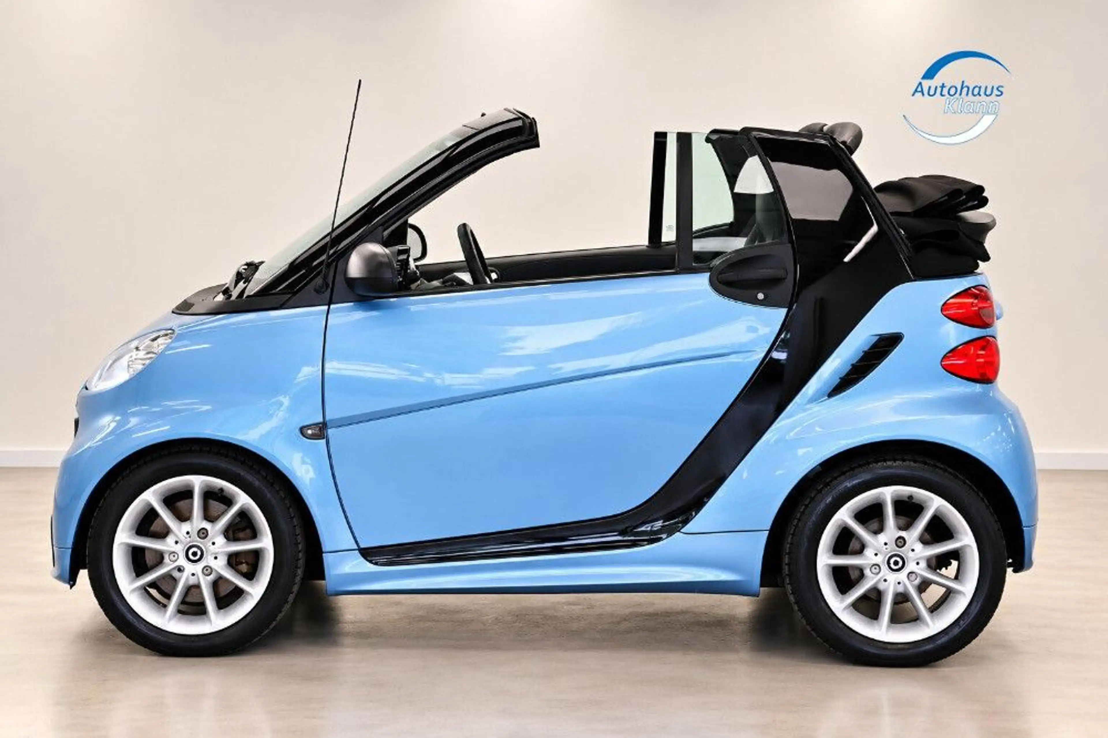 smart forTwo Cabrio 71PS passion Servo Leder Navi SHZ — photo 6