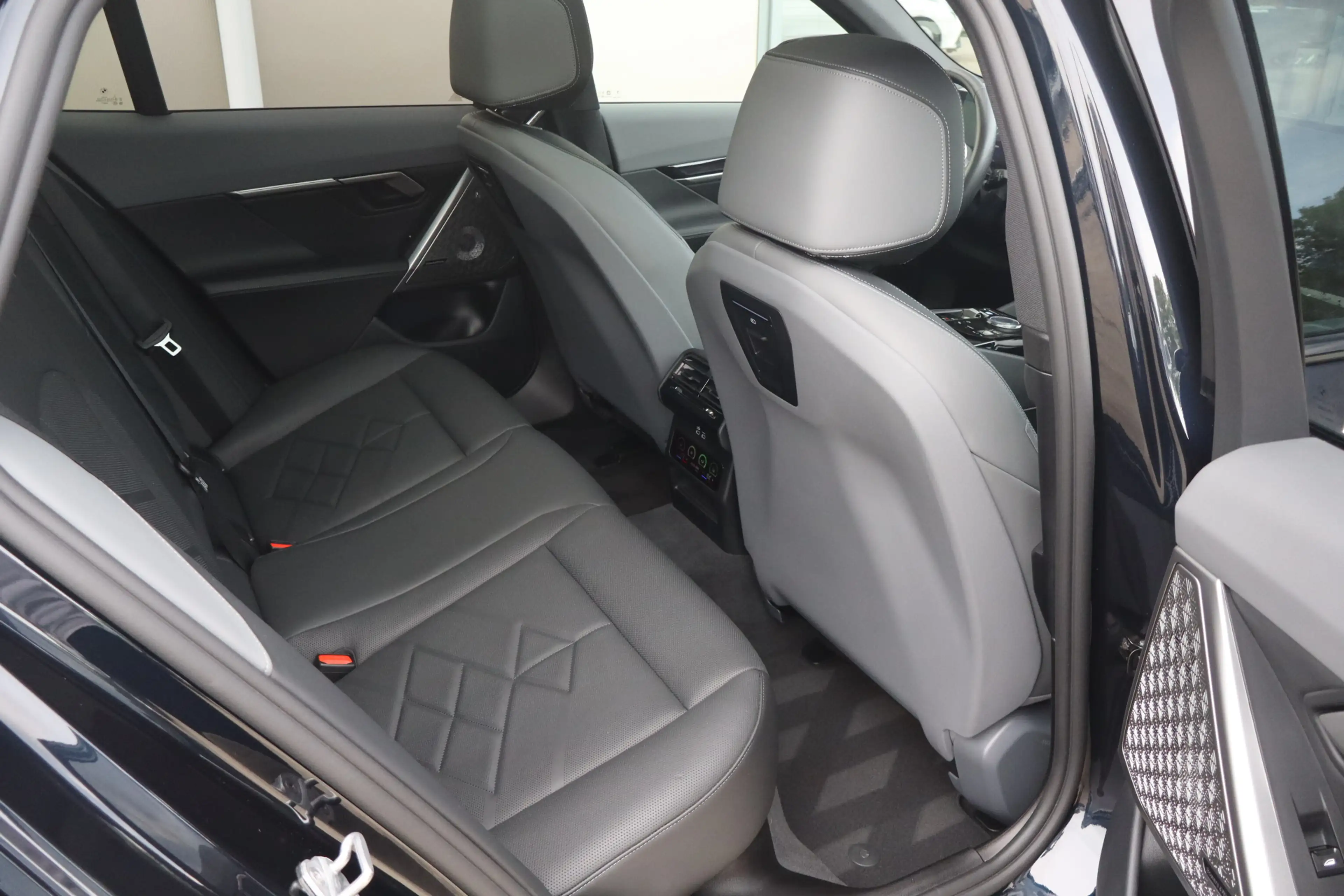 BMW i5 Touring eDrive40 M Sport Edition 84 kWh - NL Auto! — photo 39