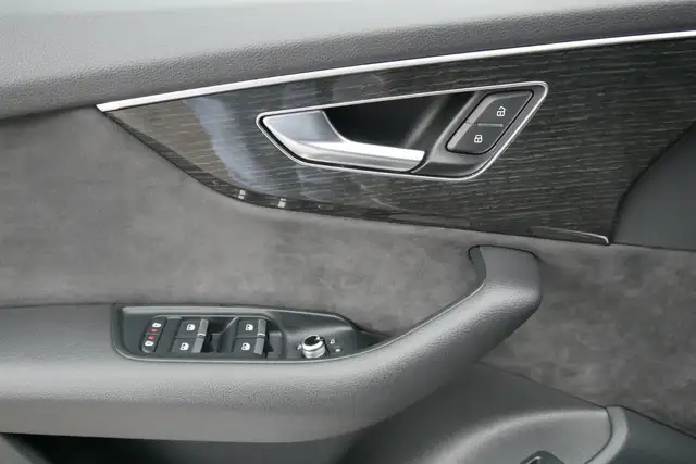Audi Q7 55 TFSI S-line quattro *S line/7-Sitze/B&O Sound/RFK/Lenkradhzg* Ansicht 11