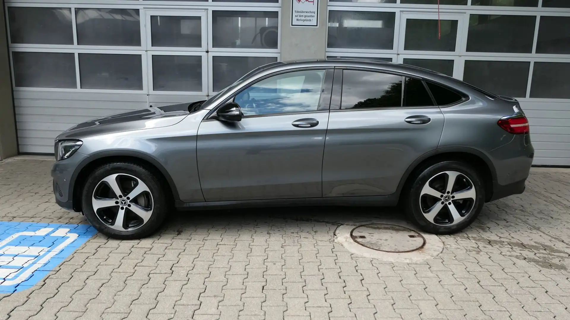 Mercedes-Benz GLC 220 -Klasse Coupe GLC 220 d 4Matic Grau - 2