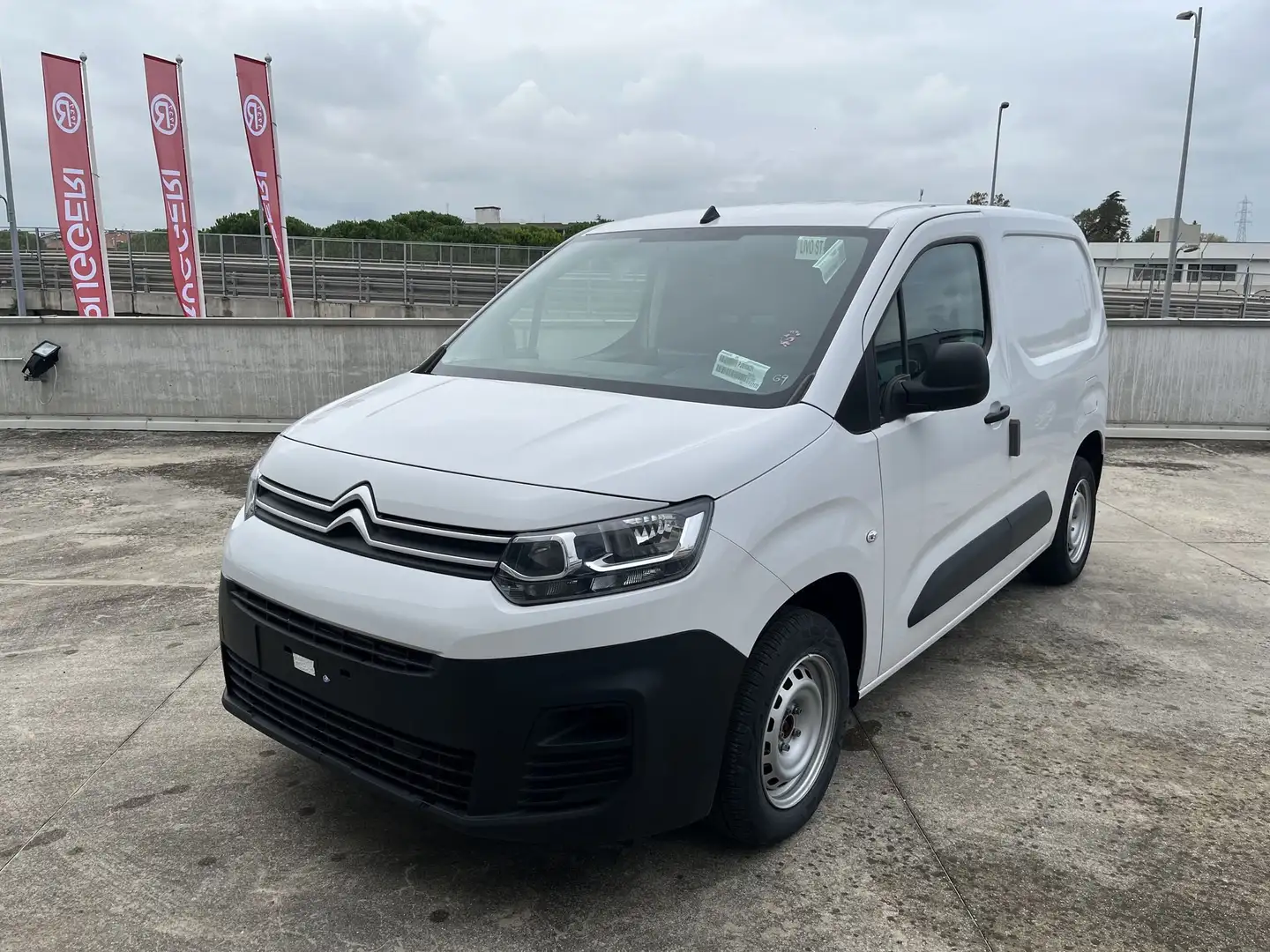 Citroen Berlingo BlueHDi 130 S&S EAT8 Van M Club Bianco - 2