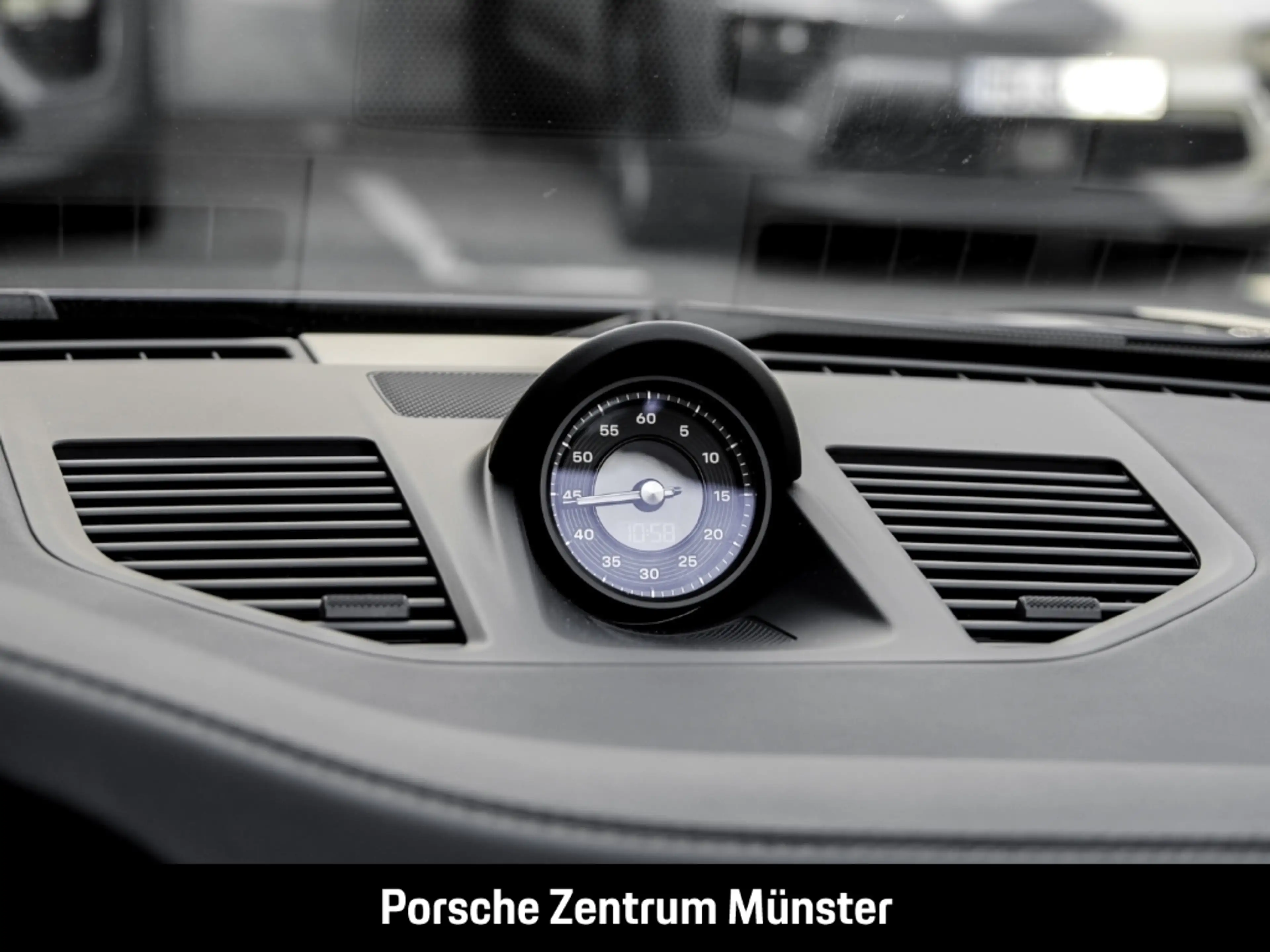 Porsche 992 911 Targa 4 GTS LED-Matrix Surround-View — photo 11