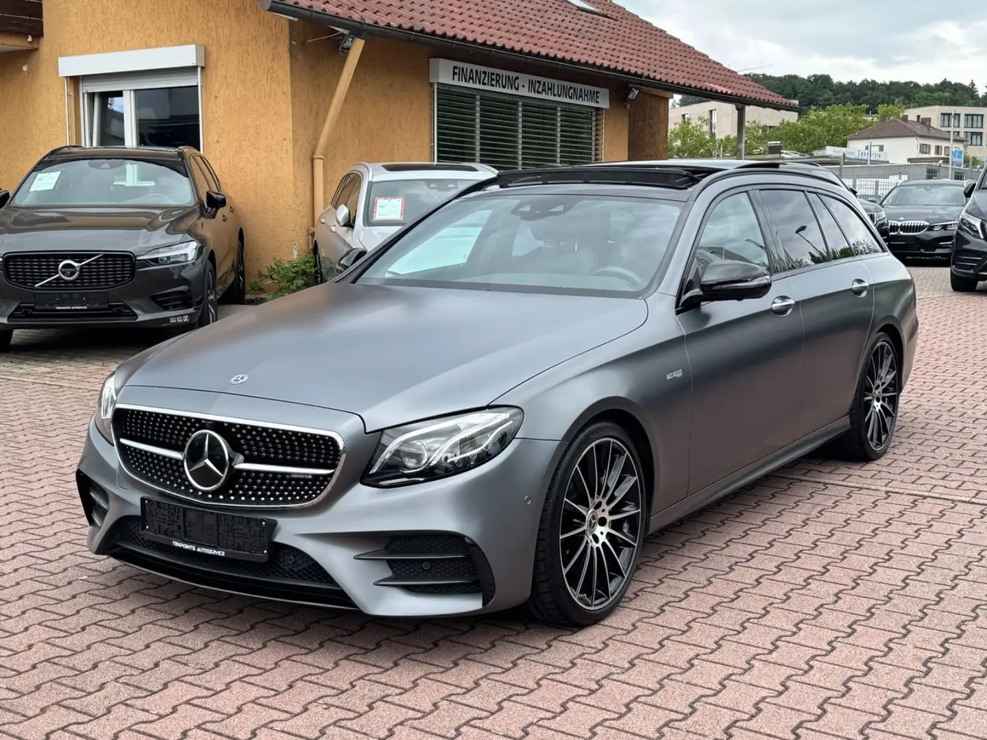 Mercedes-Benz E 43 AMG DESIGNO+PANO+AHK+STDHZG+360°+MEMORY Gris - 1
