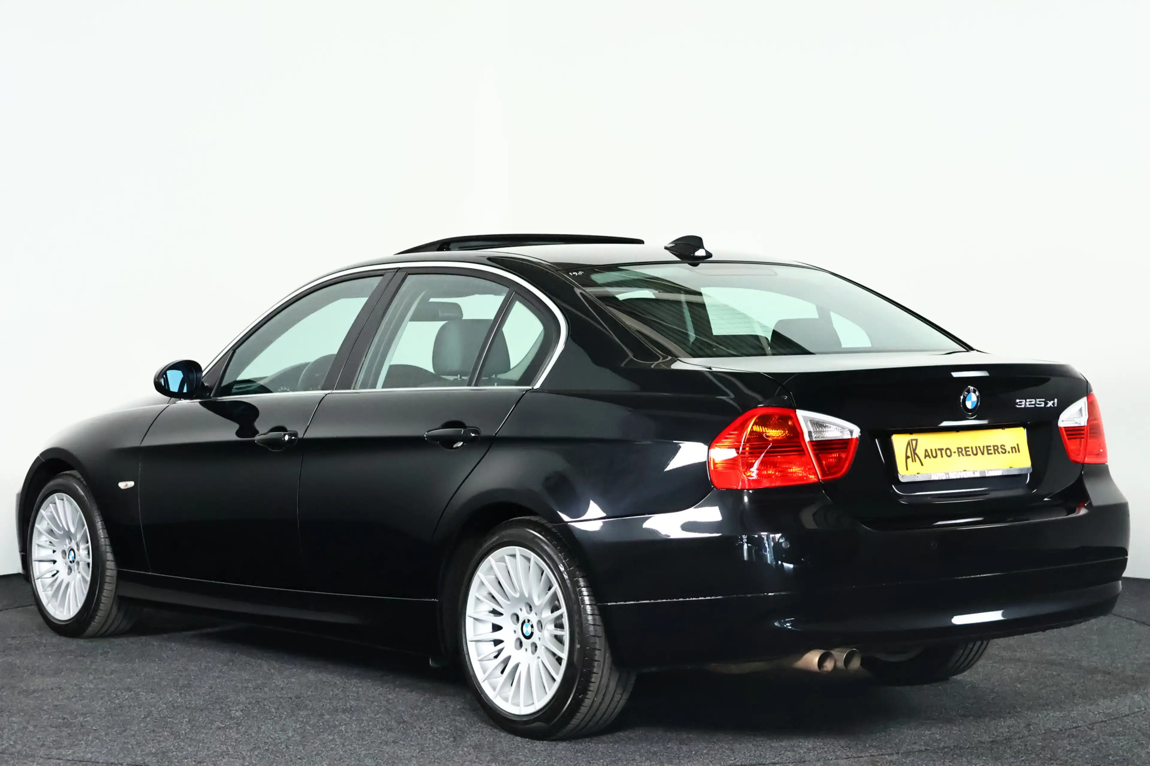 BMW 325 3 Serie 325xi xDrive Panorama / Opendak / Navigati — photo 6