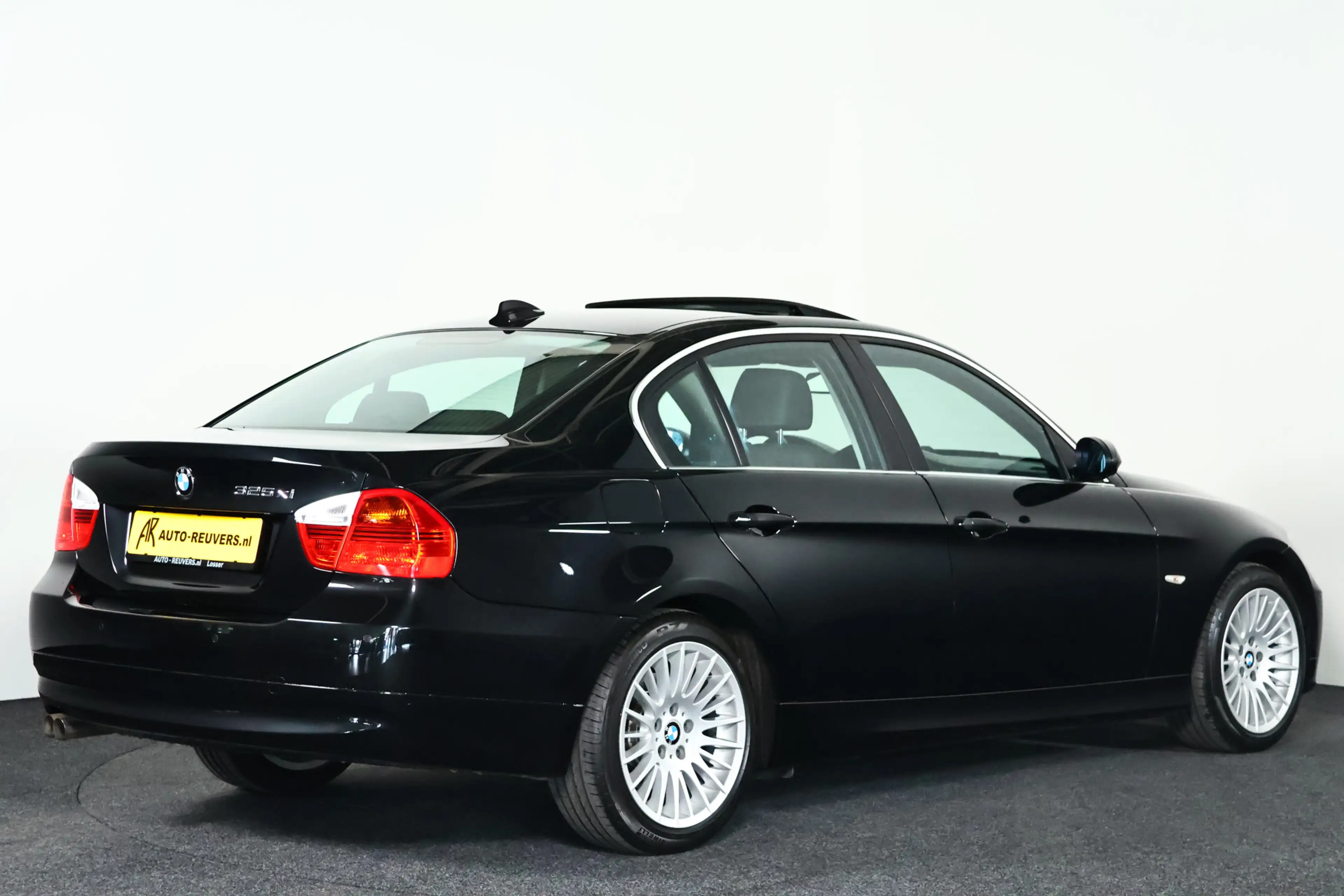 BMW 325 3 Serie 325xi xDrive Panorama / Opendak / Navigati — photo 2