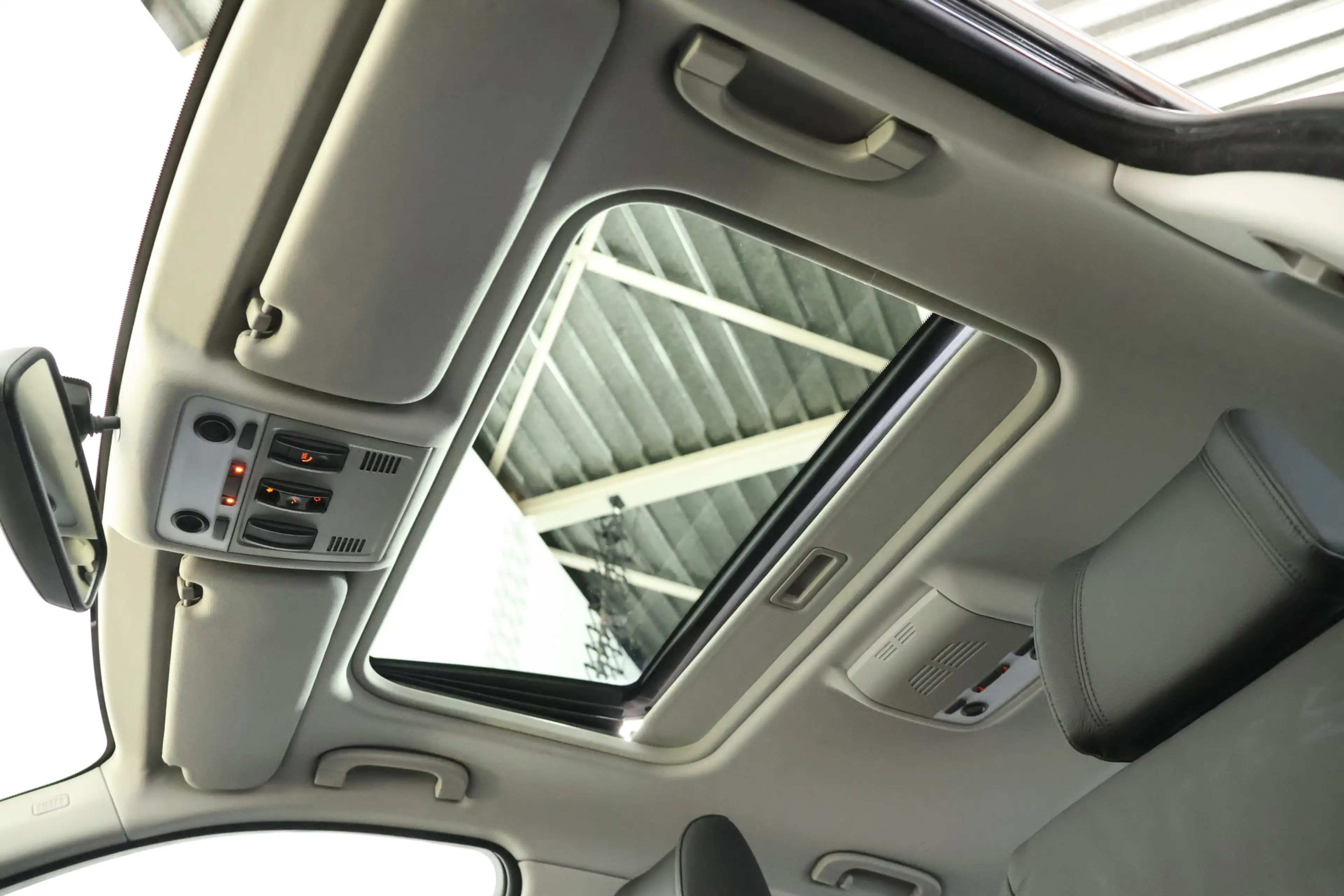 BMW 325 3 Serie 325xi xDrive Panorama / Opendak / Navigati — photo 4