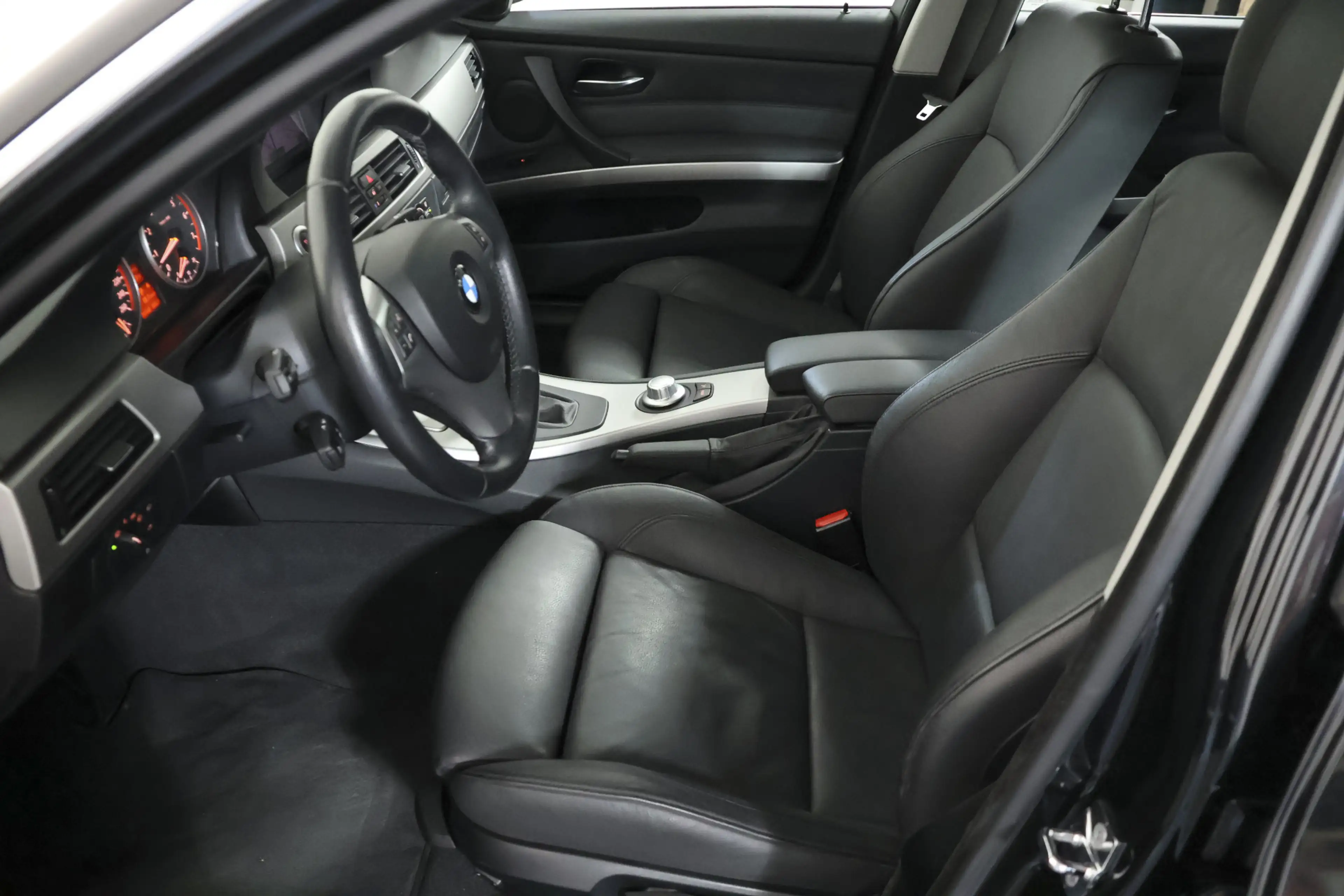 BMW 325 3 Serie 325xi xDrive Panorama / Opendak / Navigati — photo 3