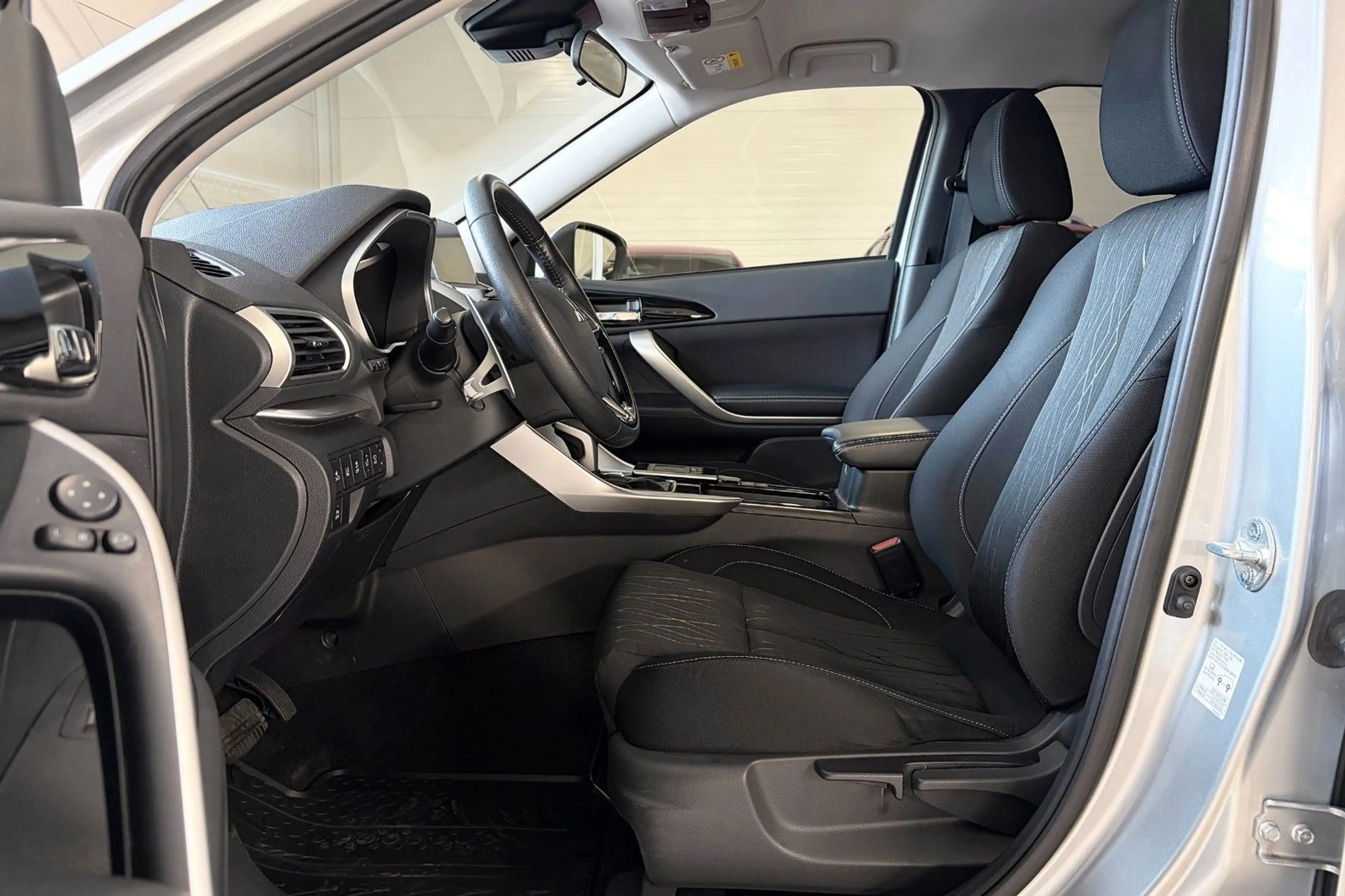 Mitsubishi Eclipse Cross Intro Edition 4WD*DAB*NAVI*CarPlay — photo 9