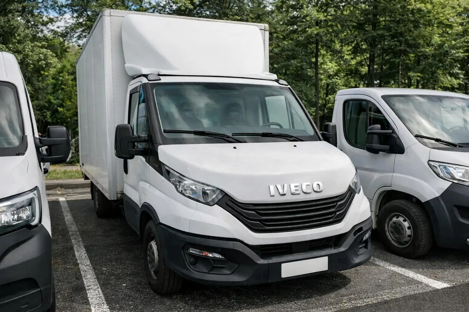 Iveco Daily Daily 35S16 2.3 HPT PL Cabinato Blanc - 2