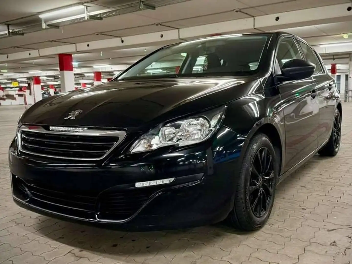 Peugeot 308 308 1,2 VTi 82 Access Access Schwarz - 1