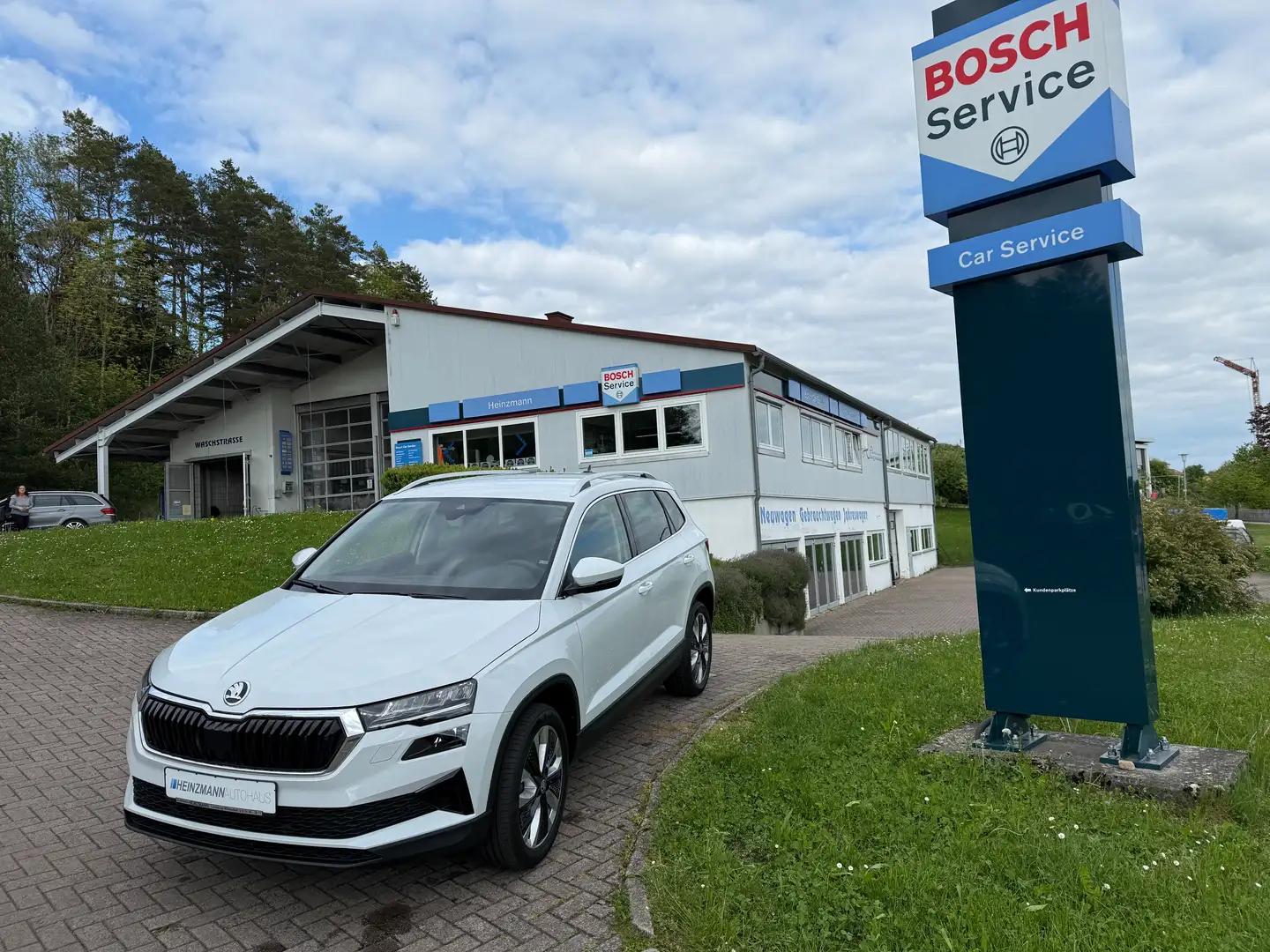 Skoda Karoq Selection Weiß - 1