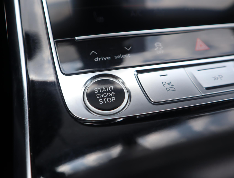 Audi Q8 55 TFSI e quattro Pro Line Advanced Compentition | — photo 31