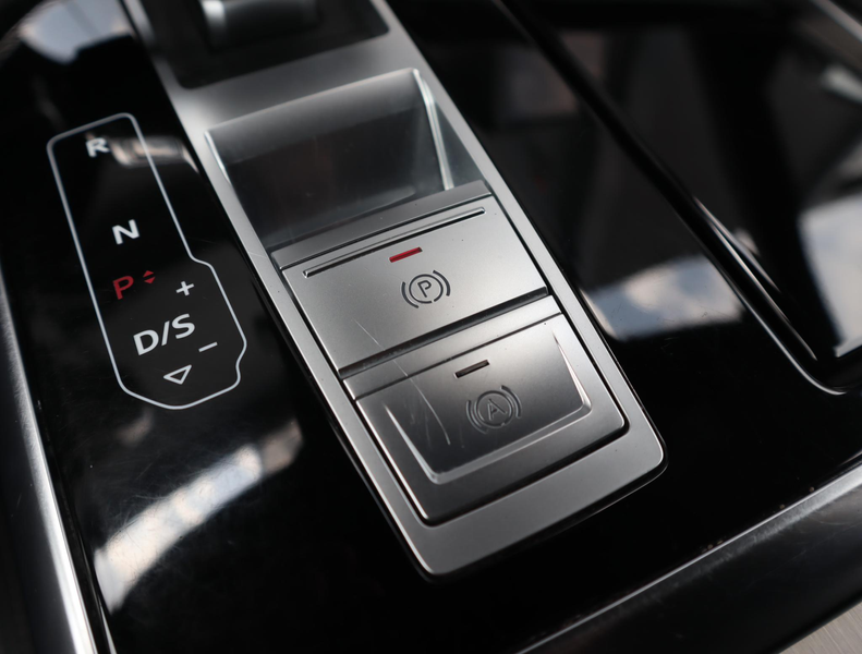 Audi Q8 55 TFSI e quattro Pro Line Advanced Compentition | — photo 35