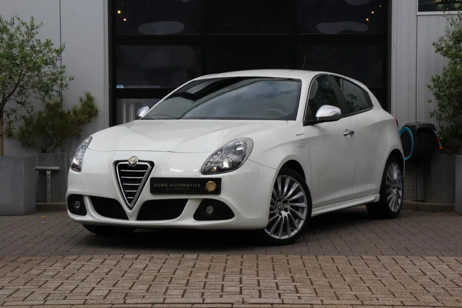 Alfa Romeo Giulietta 1.4 T Turbo Sportiva TCT Automaat - XENON - LEDER Weiß - 1