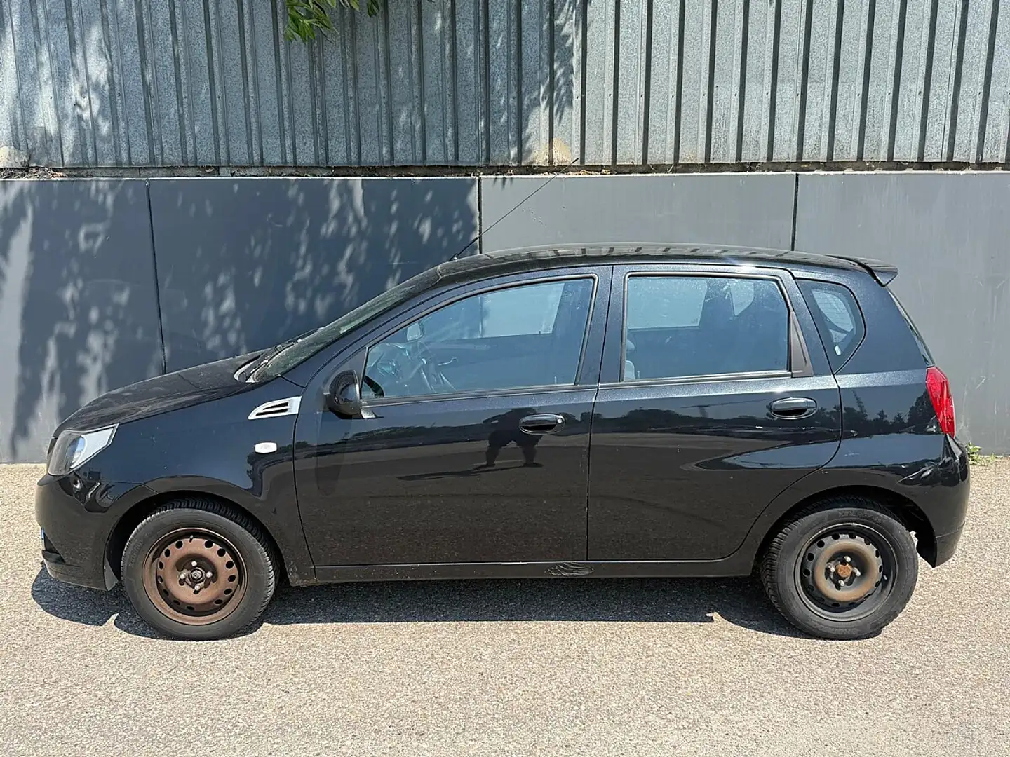 Chevrolet Aveo 1,4 LT | KEIN PICKERL | VOLL FAHRBEREIT | Schwarz - 2