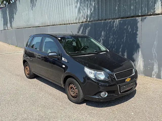 Chevrolet Aveo view 4