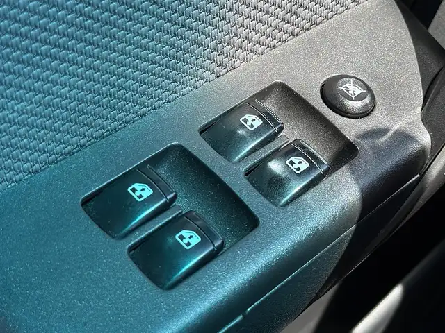 Chevrolet Aveo view 12