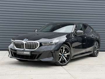 5-serie 550e xDrive M SPORT 4 WHL besturing / Lede