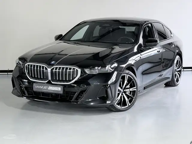 BMW 550 5-serie 550e xDrive M SPORT 4 WHL besturing / Lede