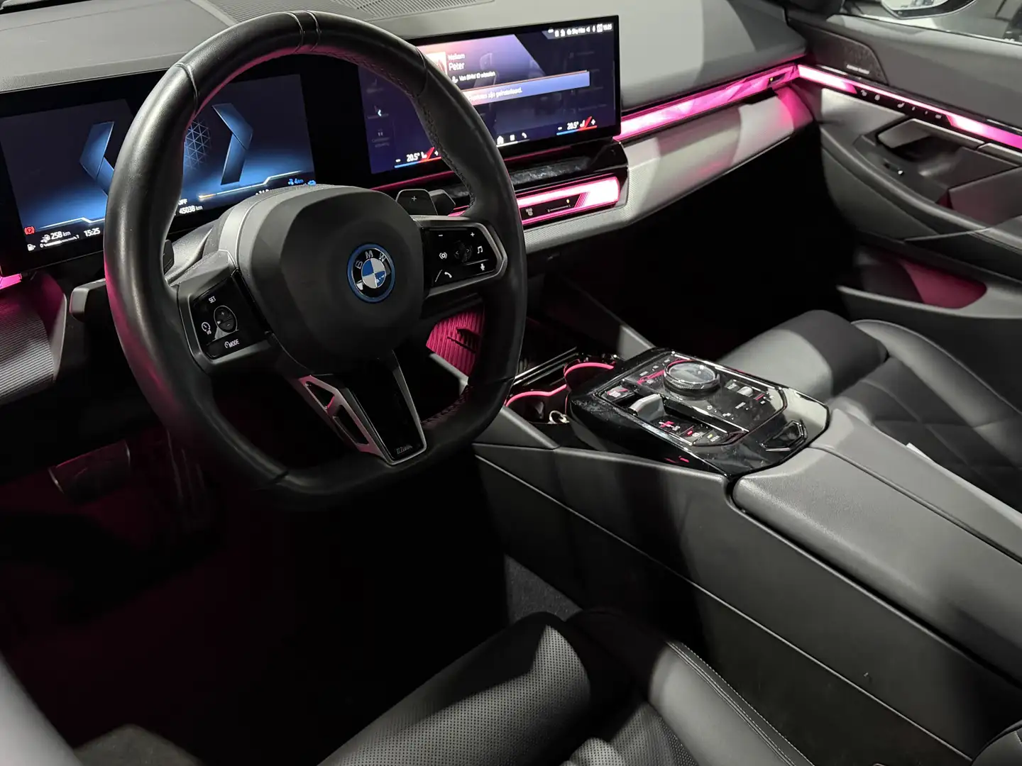 BMW 550 5-serie 550e xDrive M SPORT Noir - 2