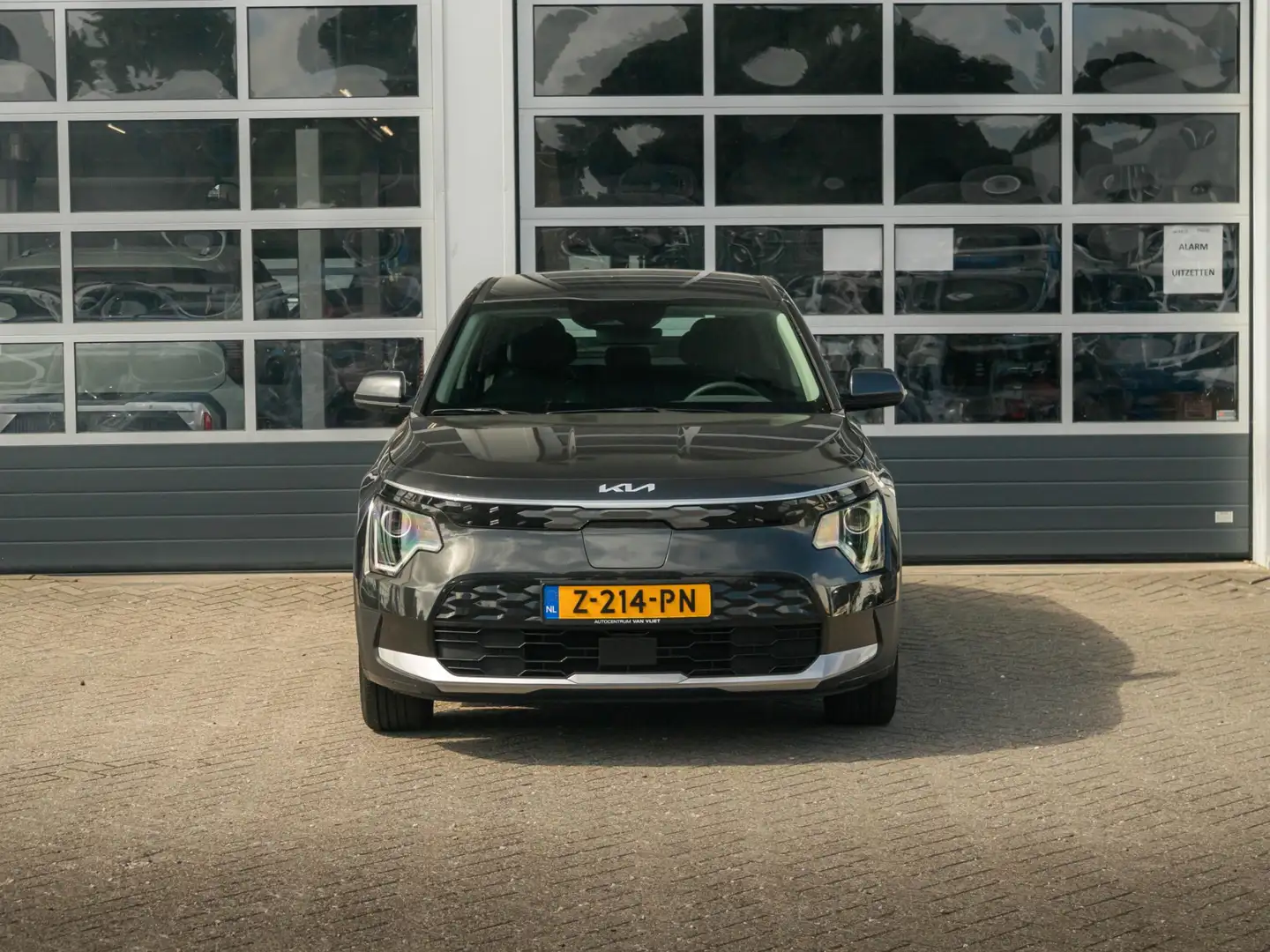 Kia e-Niro EV Light Edition 64.8 kWh | Adaptieve cruise contr Grijs - 2
